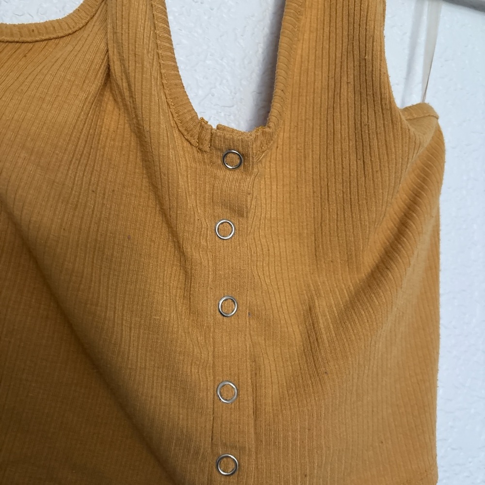 Bozzolo Golden Button-Front Ribbed Tank Top - Picture 4 of 6